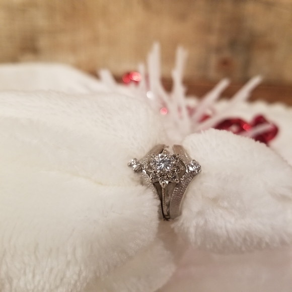 Beautiful custom vintage .50 karat diamond ring - Picture 4 of 8